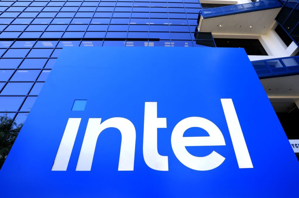Intel’s Sales Top Estimates, But Profits Miss Amid Turnaround Efforts