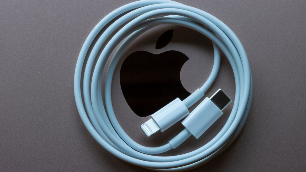 4 Things You Can Do With Your Old Apple Lightning Cables