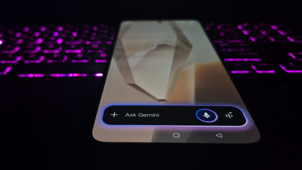 Future Gemini Updates Could Help The AI Decide When To Look At Your Phone Screen