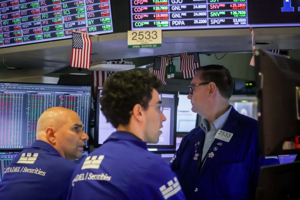 Nasdaq, S&P 500 Gain as Stocks Rebound After Losing Week; Safe-Haven Gold Hits Record Ahead of Government Shutdown Deadline
