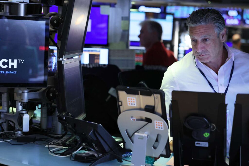 Stock Indexes Pull Back for 3rd Straight Session; Q2 GDP Revised Higher