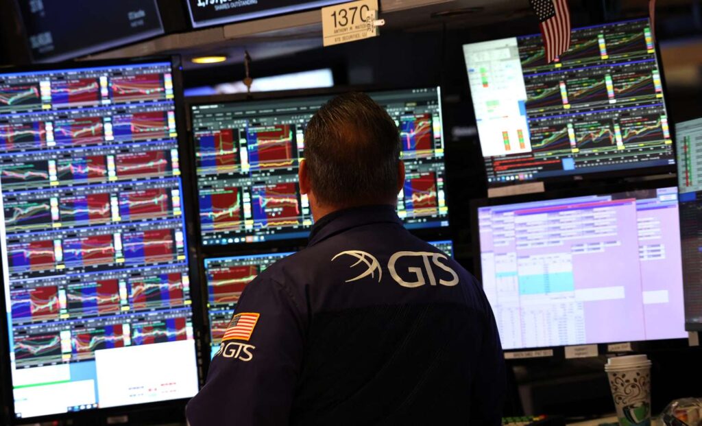 Stocks Point Higher After Down Day for Major Indexes; Gold Surges Further Past $4,000