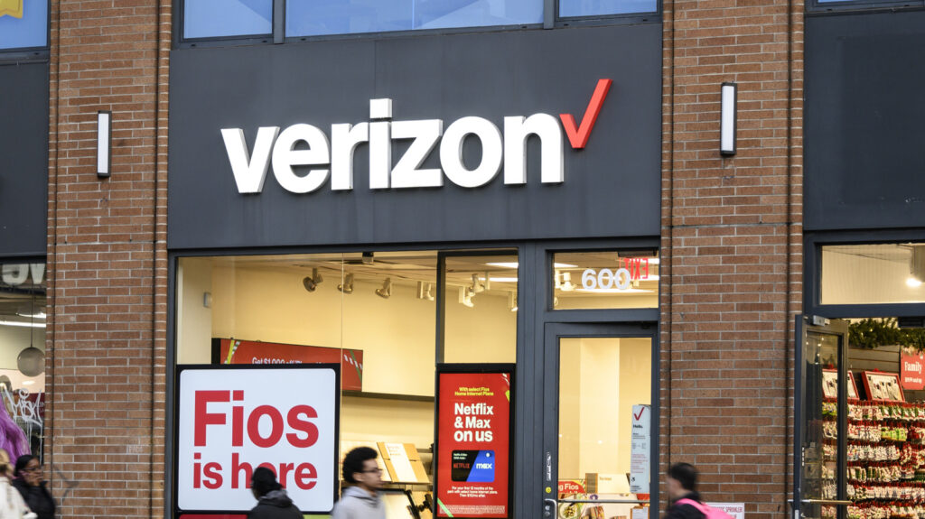 Verizon Plans To Use AI To Lure You Away From AT&T And T-Mobile