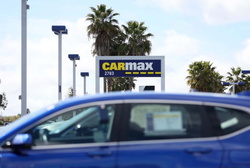 CarMax is ‘stuck in neutral.’ And yes, it’s also about Carvana.