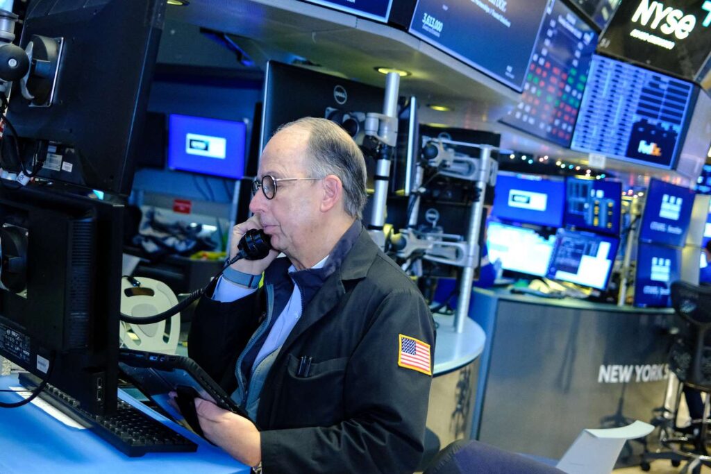 Major Stock Indexes Fall After Delayed Jobs Data; Unemployment Rate Higher Than Expected