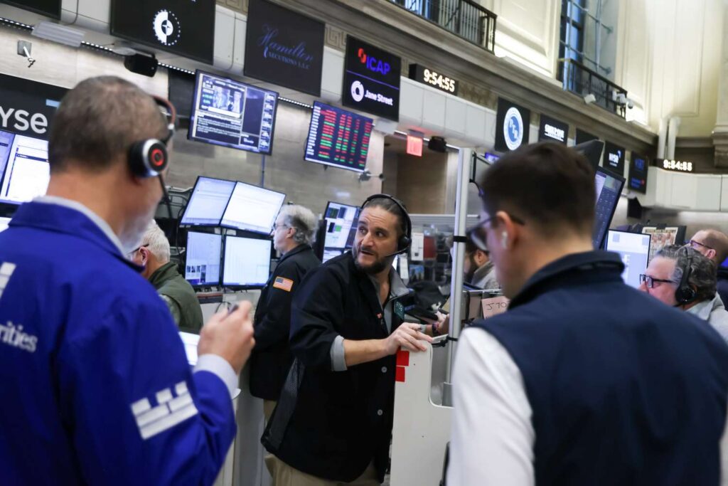 Stocks Slip After Major Indexes Pull Back for 2nd Straight Session; Gold, Silver Rebound