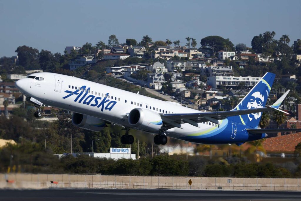 Boeing Gets Big Vote of Confidence With Massive Order from Alaska Airlines Boeing Gets Big Vote of Confidence With Massive Order from Alaska Airlines