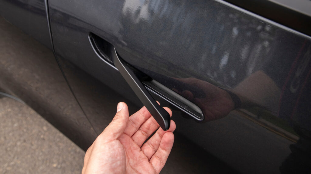 China Is Banning Retractable Car Door Handles (For A Good Reason) China Is Banning Retractable Car Door Handles (For A Good Reason)