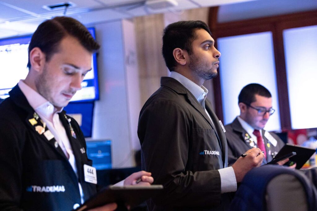 Major Indexes Mostly Drop on Busy Earnings Day; AMD Sinks as Tech Shares Remain Under Pressure; Bitcoin Dives