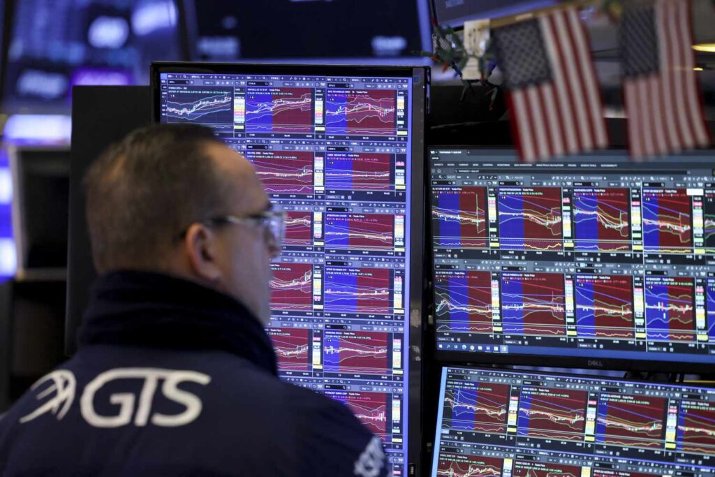 Major Indexes Tumble Amid Tariff Uncertainty; Dow Sheds 700 Points; Bitcoin Drops, Safe-Haven Gold Rises Major Indexes Tumble Amid Tariff Uncertainty; Dow Sheds 700 Points; Bitcoin Drops, Safe-Haven Gold Rises