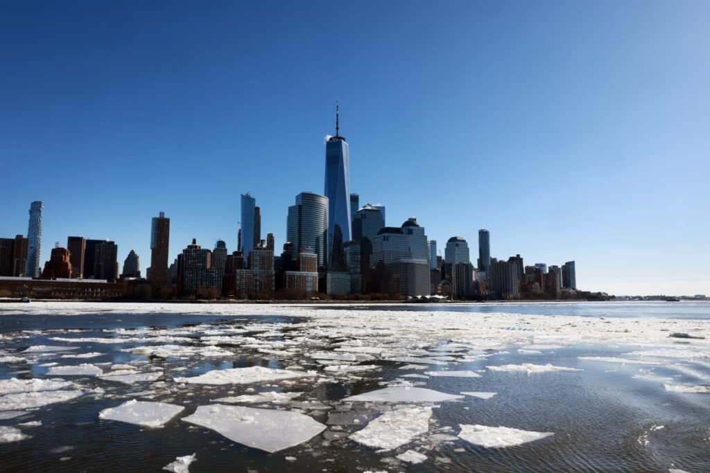 U.S. stock futures fall after bitcoin’s weekend drop, as gold and silver’s sell-off may be bleeding into other markets