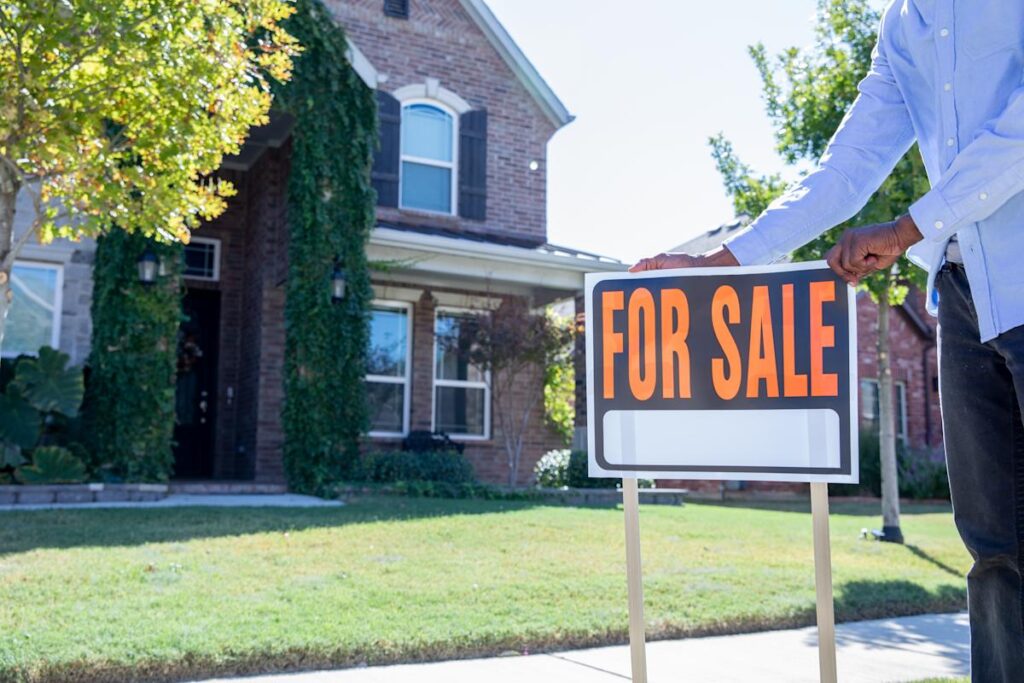 What income is needed to afford a $1.5 million house? What income is needed to afford a $1.5 million house?