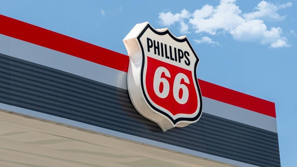 Phillips 66 flags $900m loss as oil price surge hits Q1 results