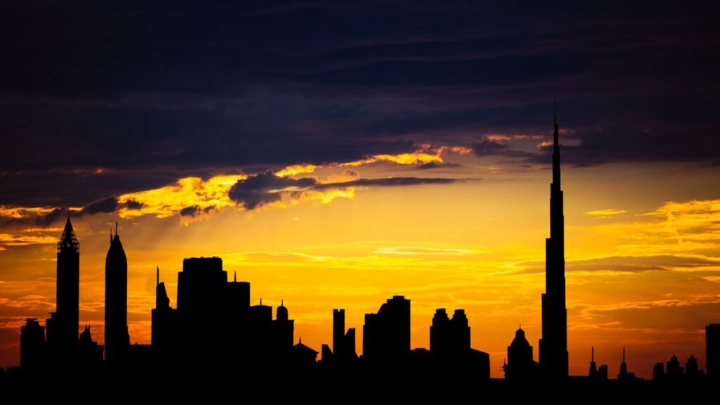 UAE Golden Visa 2026: Who Now Qualifies Under the Expanded Rules UAE Golden Visa 2026, Dubai skyline, long-term residency for property owners and skilled professionals