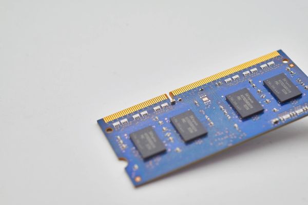 How the computer memory shortage Impacts Tech Buyers and Students A close up of a circuit board highlighting the computer memory shortage