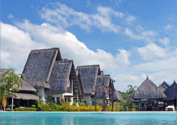 How to Retire to Bali with Savings A peaceful tropical villa illustrating how to retire to Bali with savings.